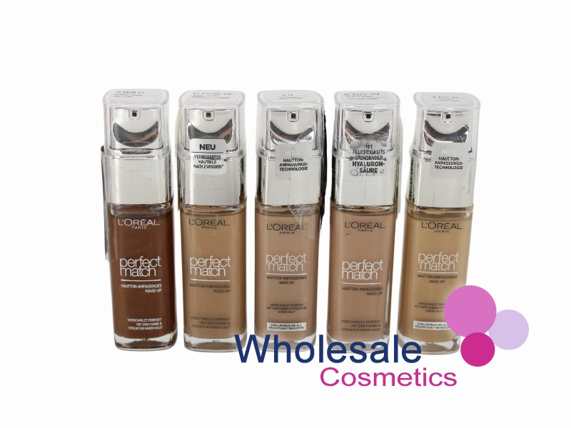 26 x L'Oreal Perfect Match Super-Blendable Foundation - ASSORTED